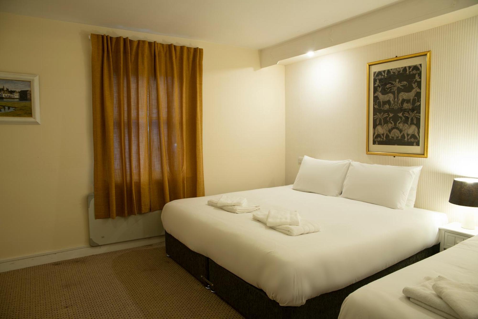 Douglas Arms Hotel 道格拉斯城堡 客房 照片